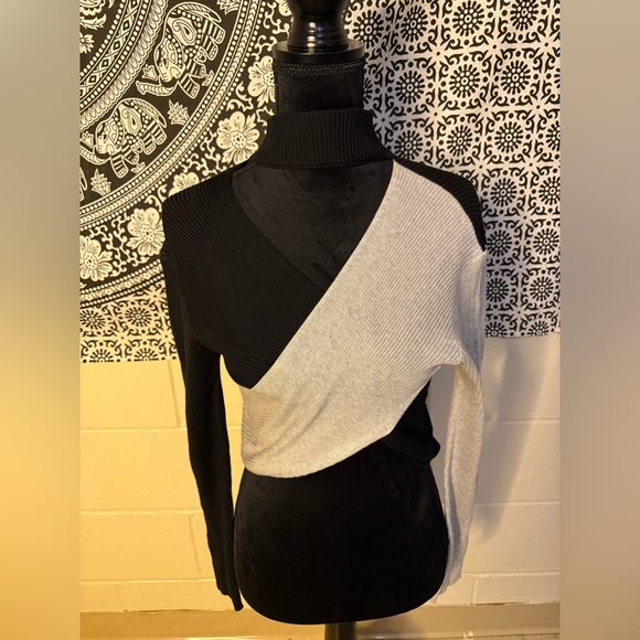 Fashion nova grey & black cropped sweater - Picture 1 of 4
